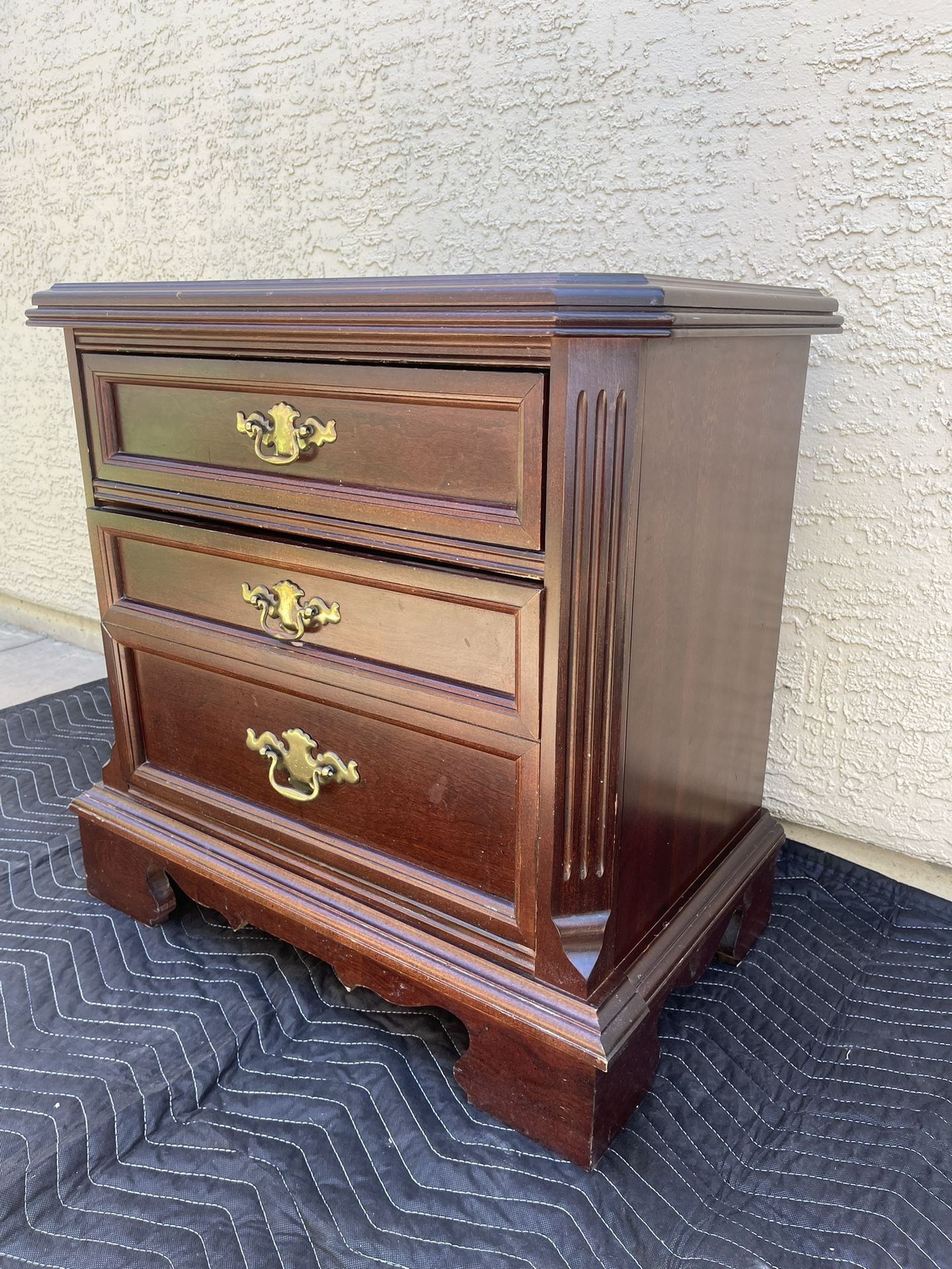 Night Stand /Buro/Cajonera