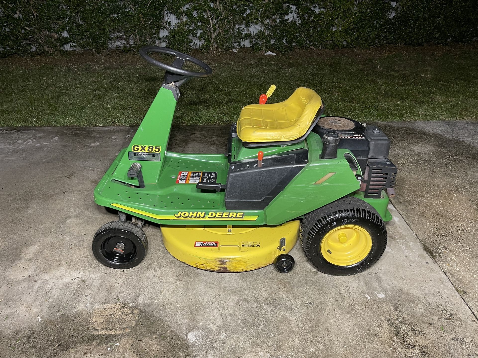 Lawn Tractor John Deere Gx 85