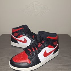 Air Jordan's 1 Mids