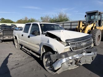 2005 CHEVY SILVERADO IN FOR PARTS!!