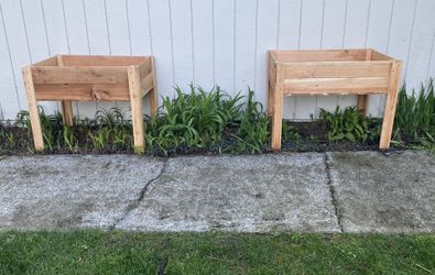 Cedar Raised Beds Planters 