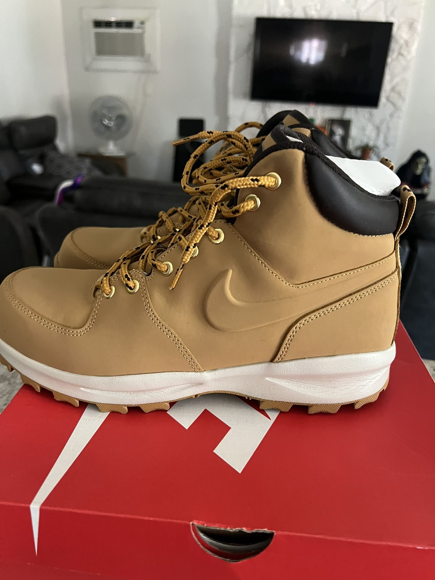 NIKE WORK BOOTS MENS 10.5