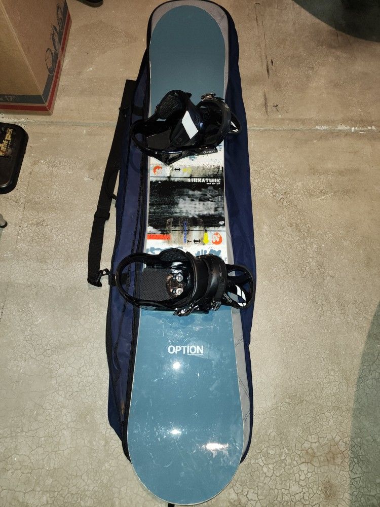 Option Snowboard And Bindings