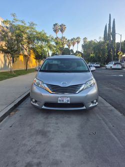 2012 Toyota Sienna