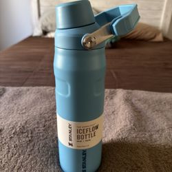 Stanley 24 Oz Ice Flow Insulated Bottle 