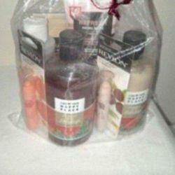  Bodywash, Lotion, Kiss Balm, Face Masks & Scrub