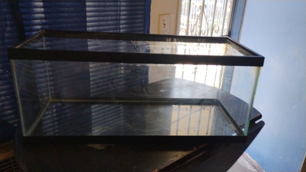 20" Glass FishTank 4Sale For Only $40/Cash