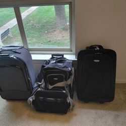 Luggage $25 Per Bag Each $25 Is Still Available 