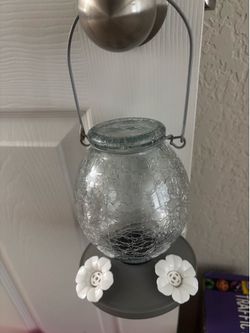 Humming bird feeder