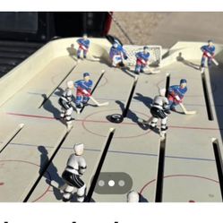 1994 Hockey Set Table 