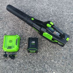 Greenworks 80Volt Hand Held Leaf Blower 2.5ah Battery & Charger Almost New Condition. For Pick Up Fremont Seattle. No Low Ball Offers Please. No Trade