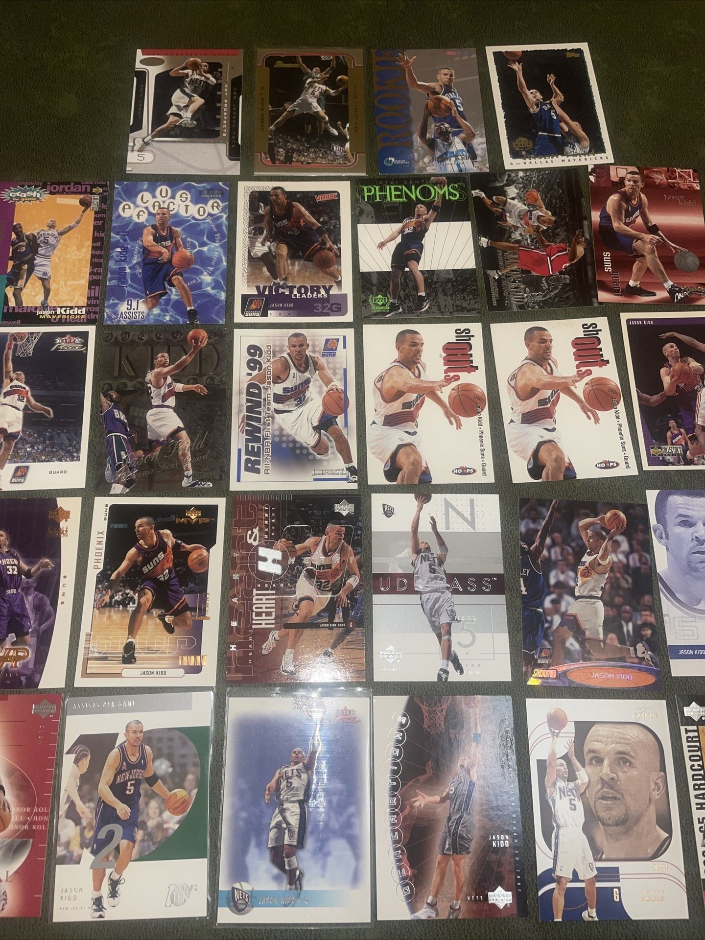 Lot of 28 Jason Kidd Basketball Cards Including Rookies & Inserts
