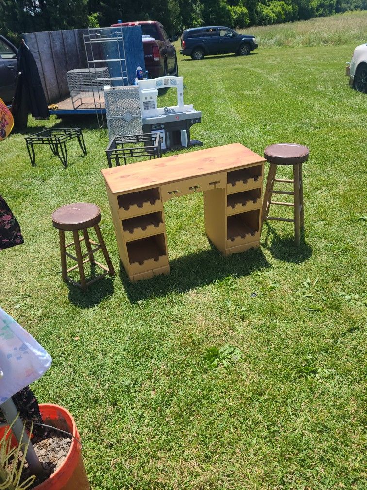 Bar Serving Center