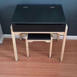 Kids desk