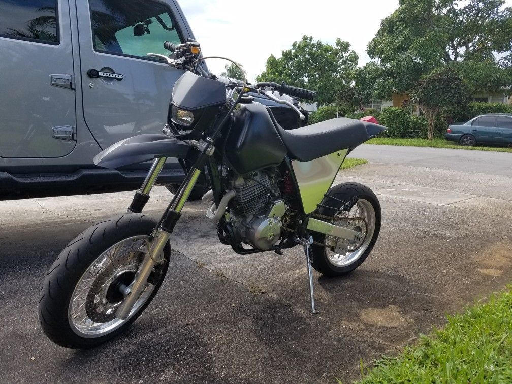 Honda XR650 Supermoto
