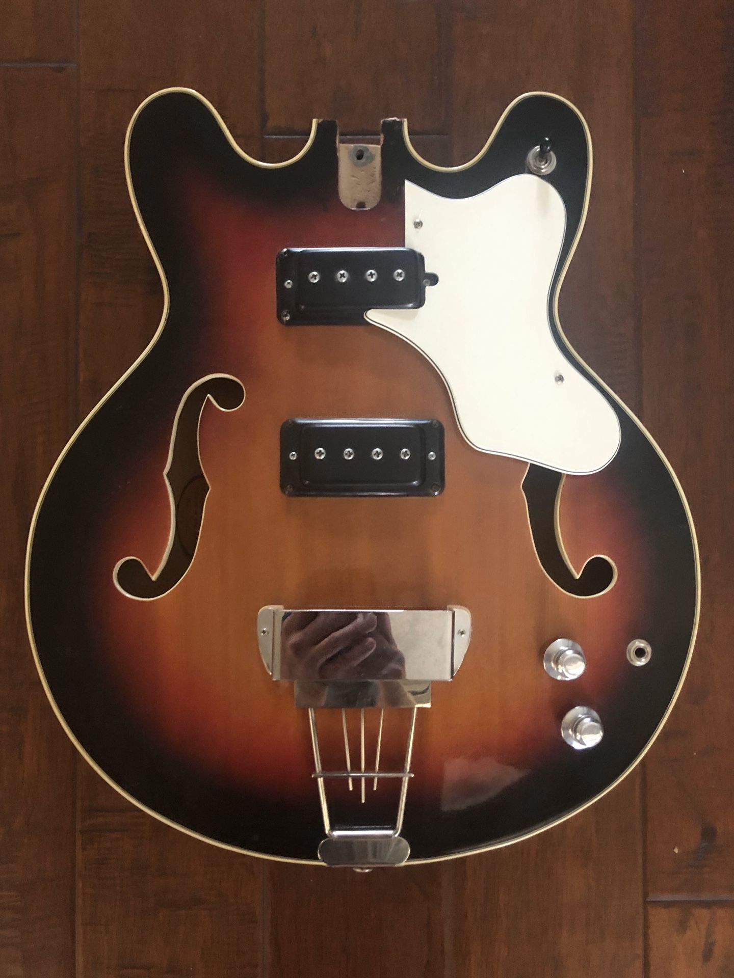 1967 Mosrite Celebrity bass project