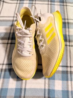 Women's adidas shoes, yellow, size 8