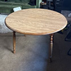 Vintage Drop-Leaf Dining Table – Solid Wood Legs – Folds Down