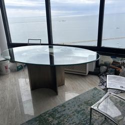 Beautiful Glass Table W Modern Base 