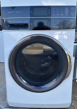 Electrolux Washer/Dryer Laundry Tower