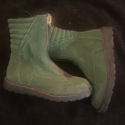 Betsy Boots!