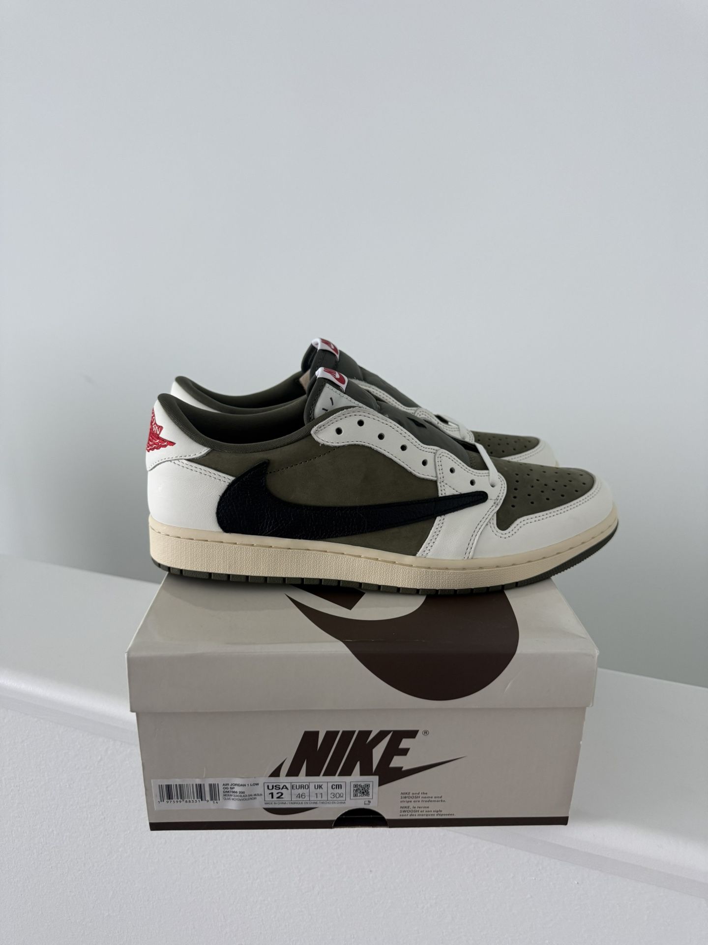 Jordan 1 Low Travis Scott Medium Olive (SIZE 12)
