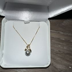 CLEARANCE SALE! Na Hoku Pearl Factory 14k gold Ti Leaf pendant with blue, pink Akoya pearl and 14k gold matching earrings
