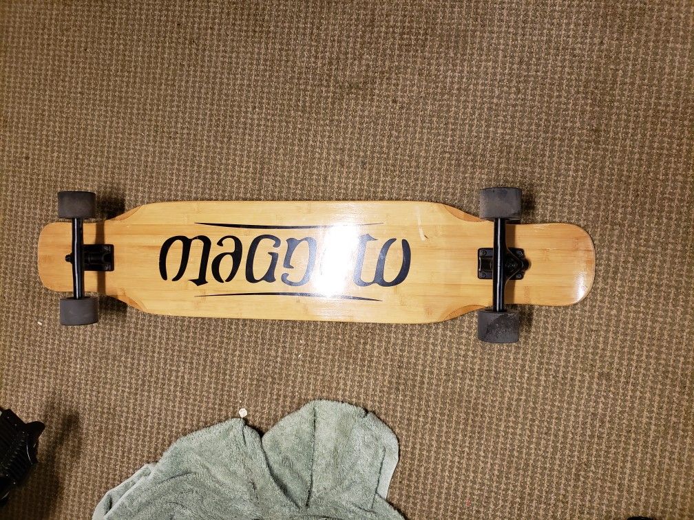 Magneto bamboo carving longboard