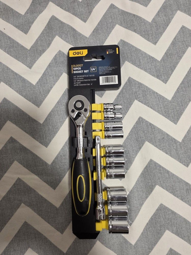 1/4in socket wrench