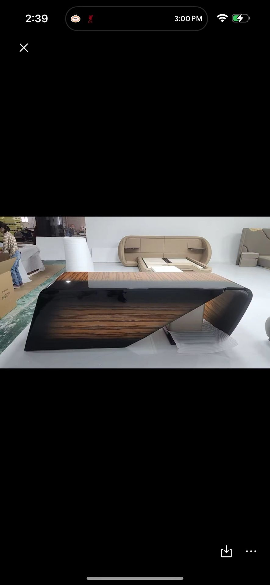 Bentley style desk