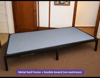 Queen bedframe & bunky board