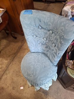 Vanity chair