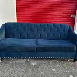 Navy Blue Velvet Pull Out Sofa*FREE Delivery 🚚 