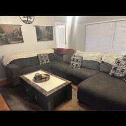 Ballinasloe 3-Piece Sectional with Chaise