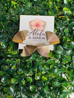 Tropical Luxe – Textured Gold Double Fan Architectural Statement Earrings