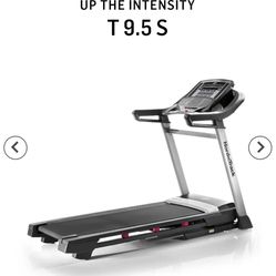 9.5s NORDICTRACK TREADMILL
