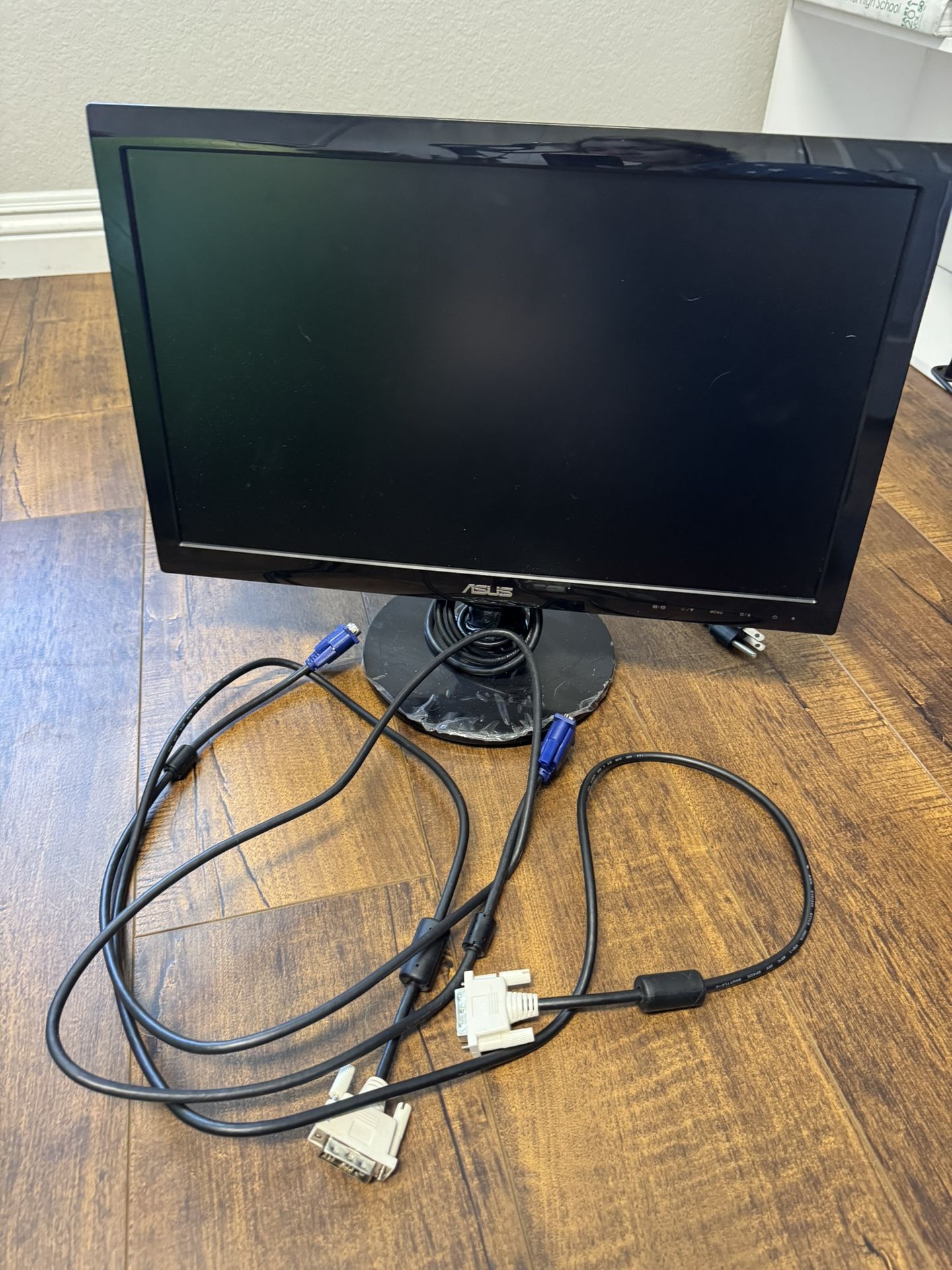 ASUS VS197 19” Monitor– Great Condition