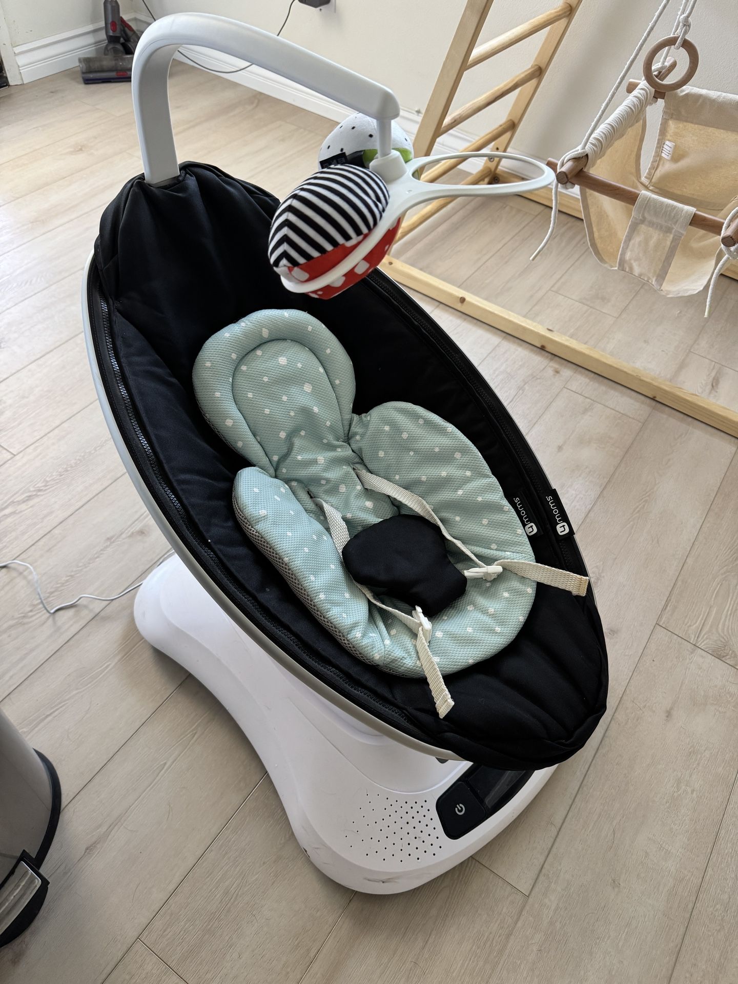 4moms MamaRoo Multi-Motion Baby Swing,