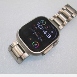Ultra 1 Apple Watch Ultra GPS + Cellular, 49mm Titanium Case