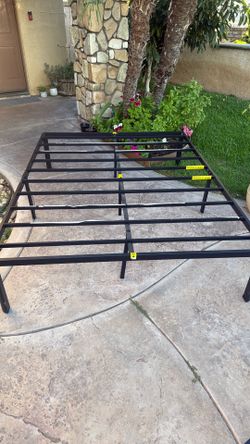 Queen metal bed frame and matress