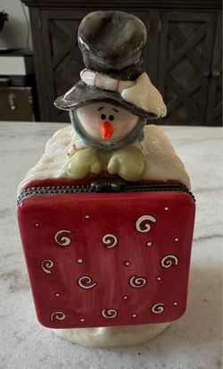 Nancye Williams 1999/2002 Porcelain Snowmen Figurines. Rare Find! See Below Description: