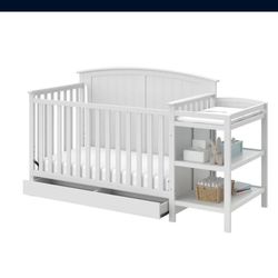 Convertible Crib With Changing Table And  Drawer 