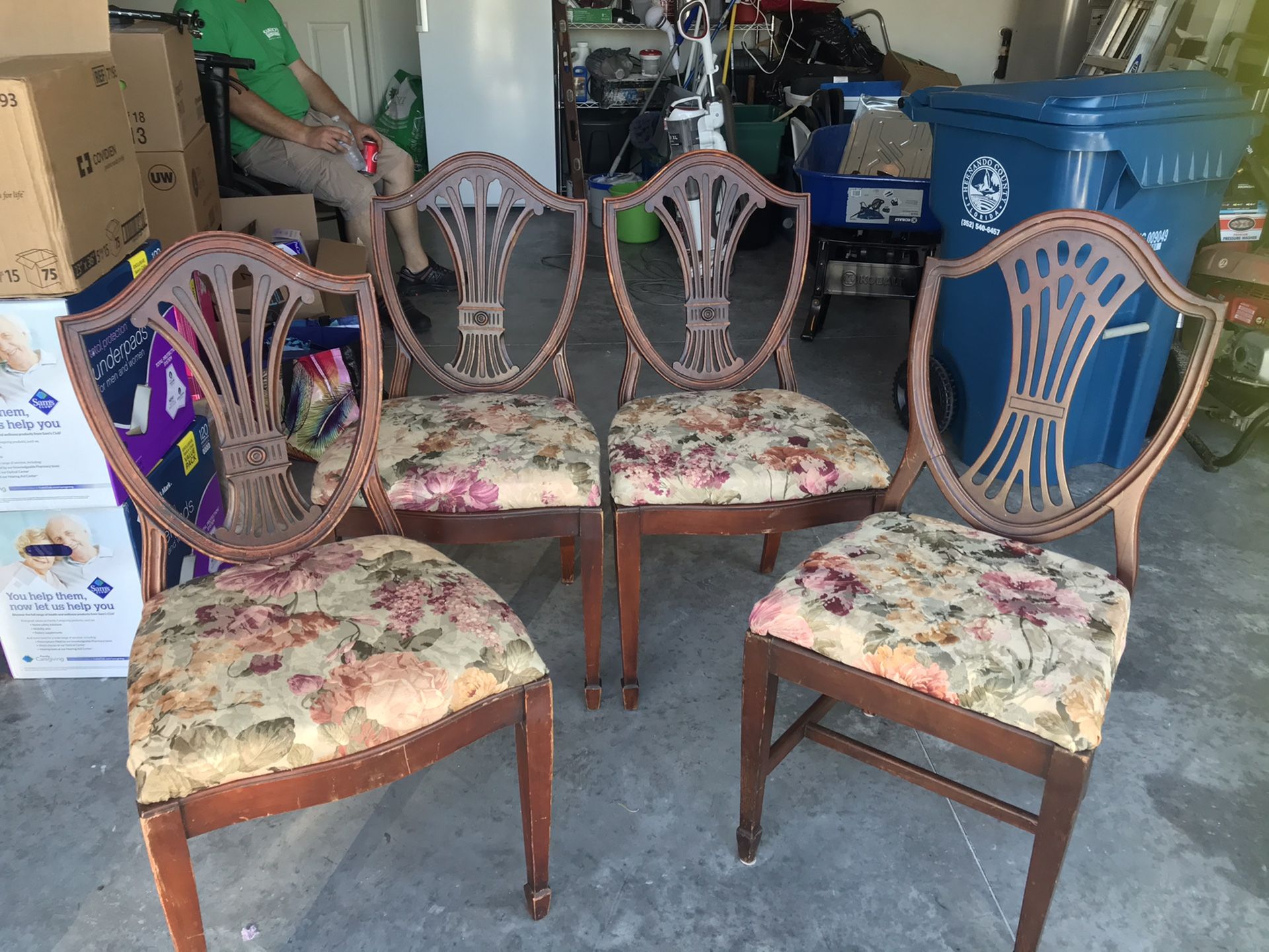 4 Dining room chairs