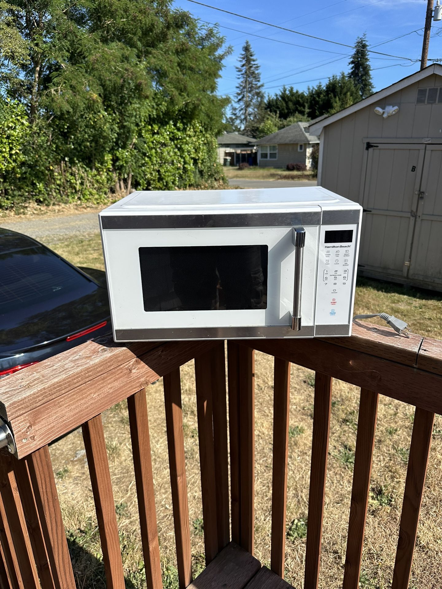 Countertop Microwave Oven, White and Stainless Steel
