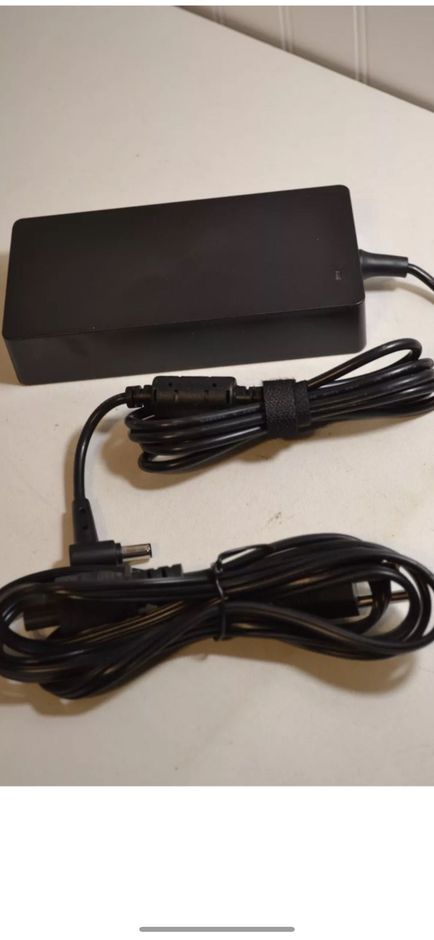 AC ADAPTER AC-100 240v 2.5 A 50-60 HZ