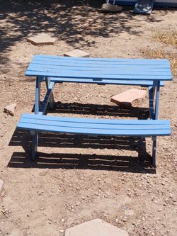Kids picnic table