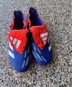 Boys soccer cleats (size-8)