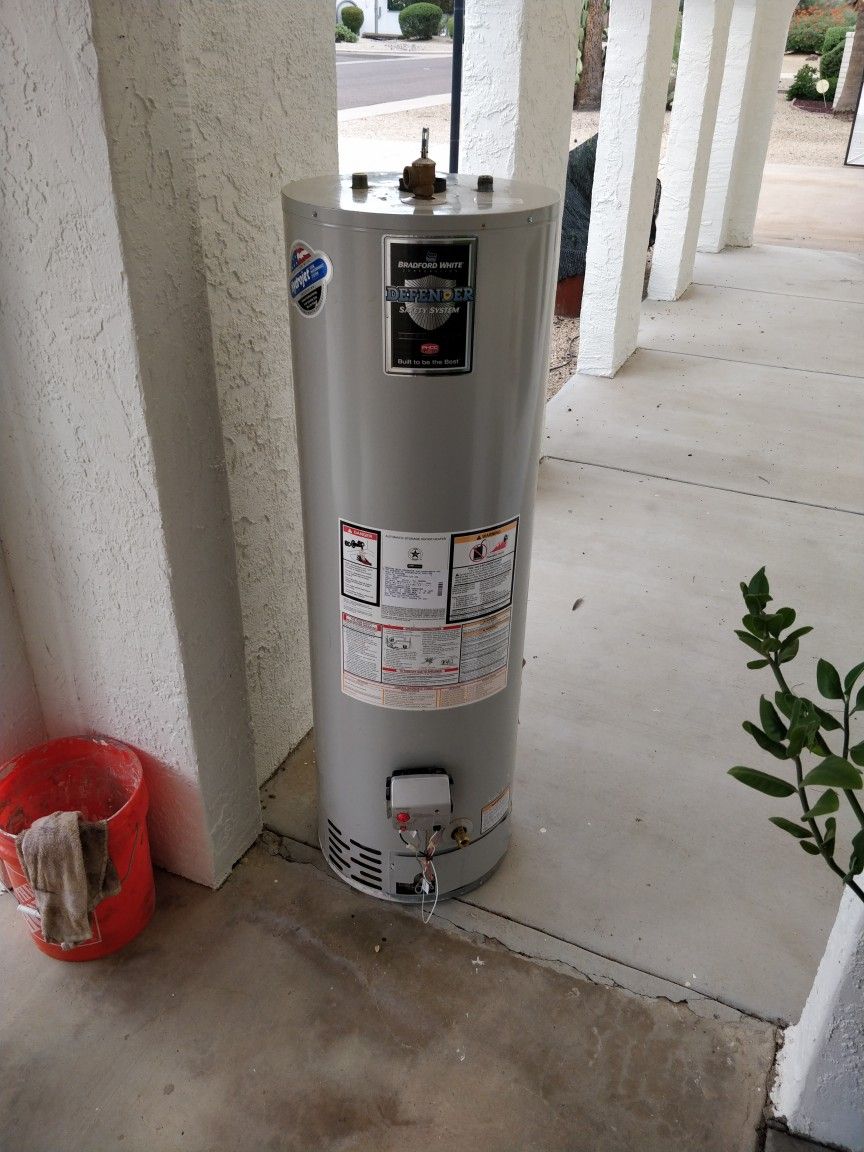 Water Heater 40 Gal. 40k Btu. Works