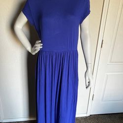Cute maternity maxi dress size M