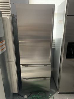 Subzero 27” refrigerator